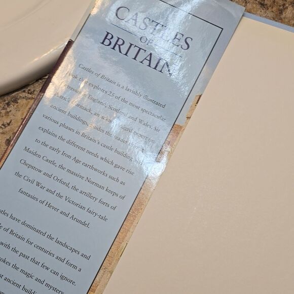 Castles of Britain by Patrick Cormack | Illustrated HC | 1995| Printed ITALY - Picture 6 of 12